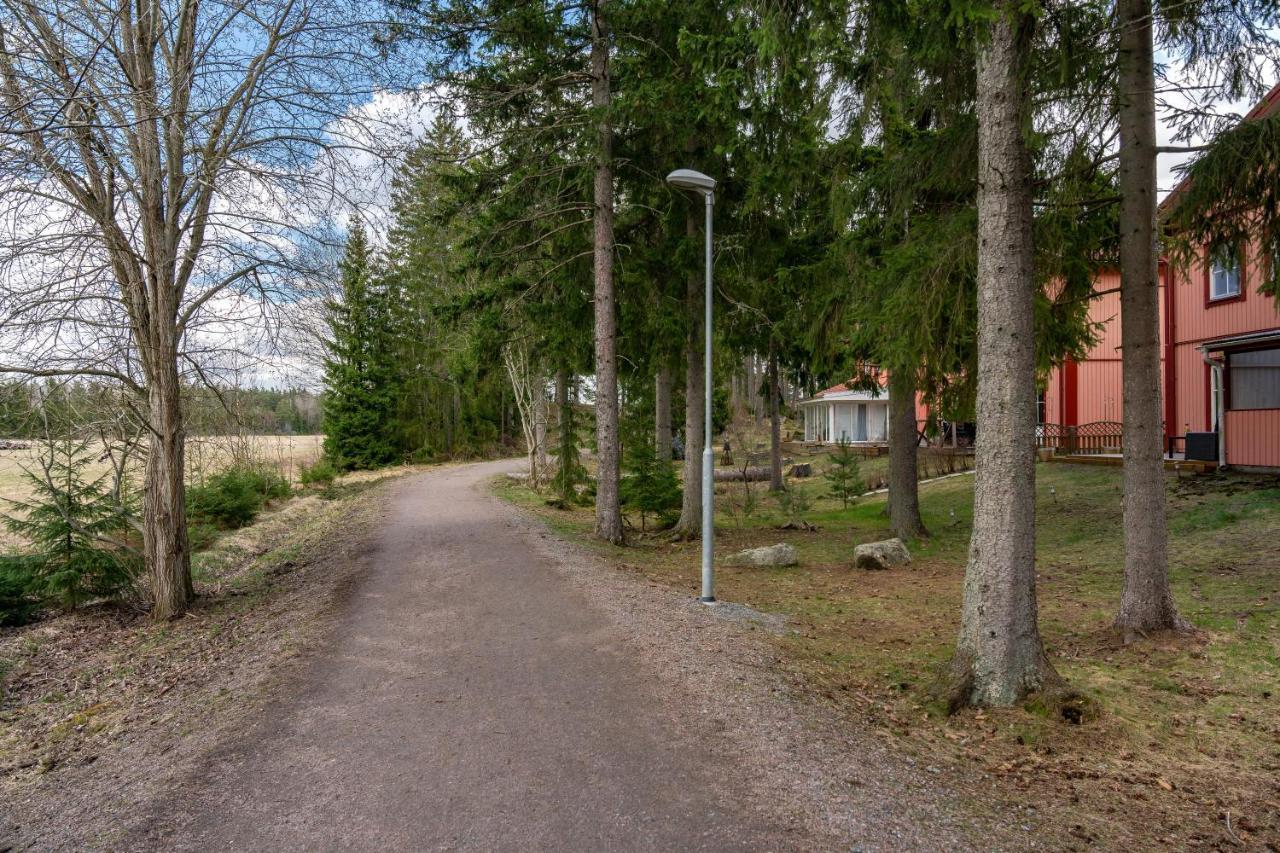 Uppsala Large Family Home Beside Forest Exteriér fotografie