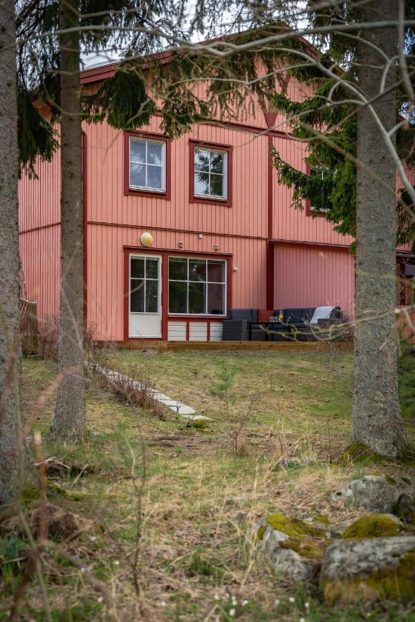 Uppsala Large Family Home Beside Forest Exteriér fotografie